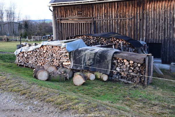 Brennholzstapel 11