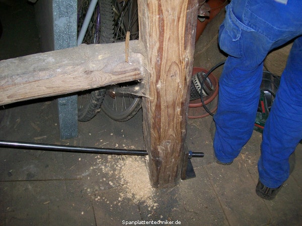 Sanierung eines alten Scheunendaches.