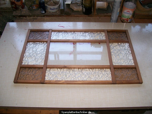 Neues und schmuckvolles Fenster für den Innenbereich.