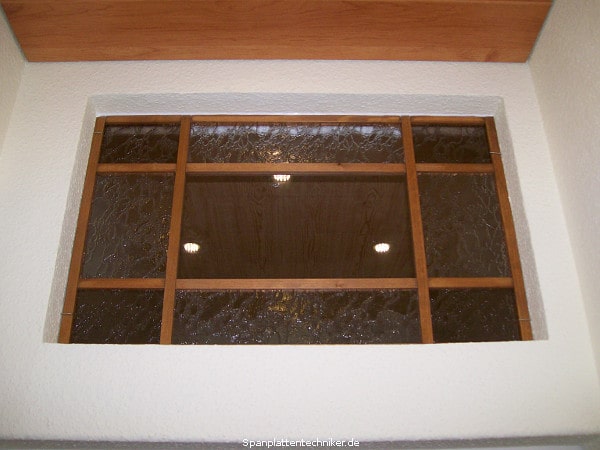 Neues und schmuckvolles Fenster für den Innenbereich.