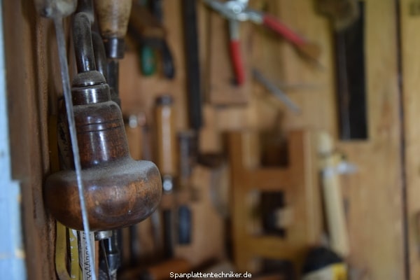 Blick in einen Werkzeugschrank.