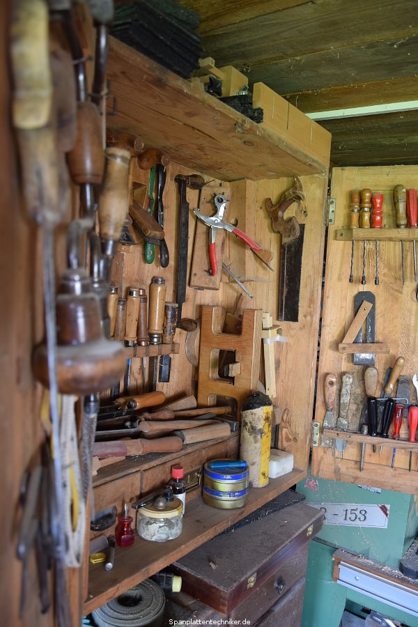 Blick in einen Werkzeugschrank.